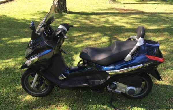 PIAGGIO XEVO 250´09,    1200€